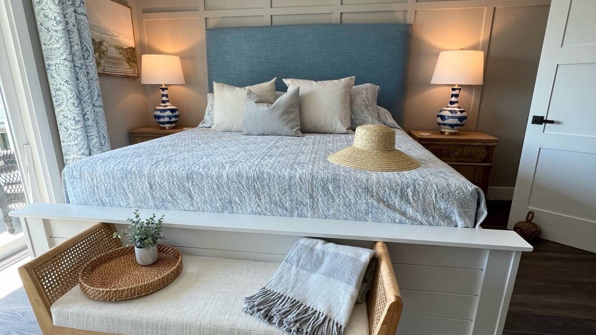 North Carolina Coast Condo | Ocean View. Pet Friendly - Coastal Charm, Clean & Comfy.