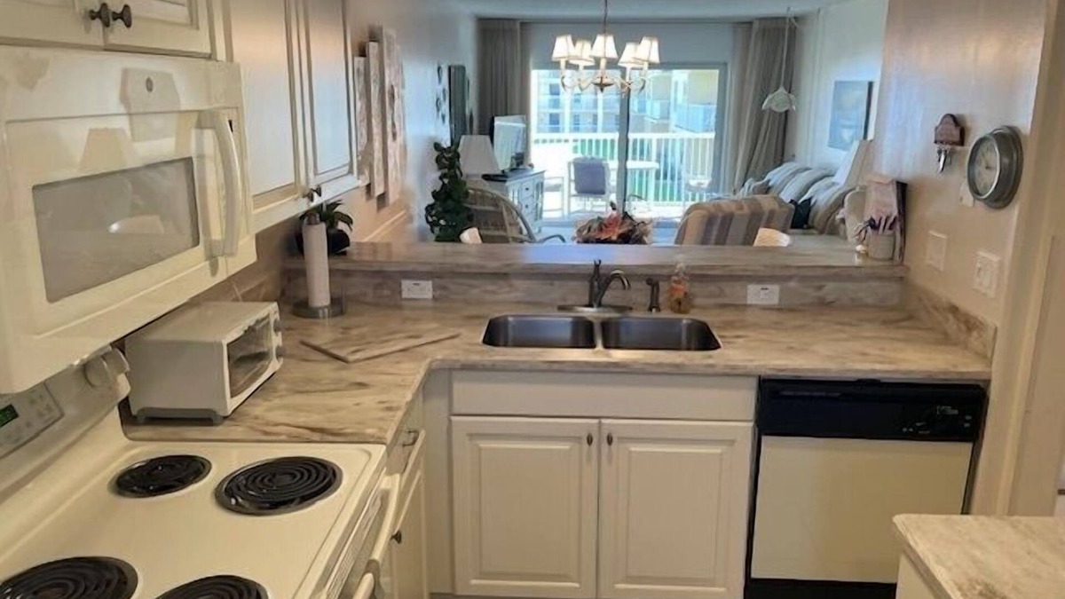 Point East Condo | Ocean View Second Floor 2/2