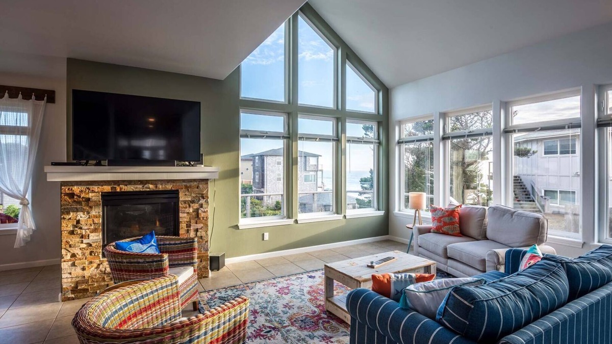 Gleneden Beach House | Ocean View, Steps to Sandy Beach! Hot Tub! Dog Friendly!