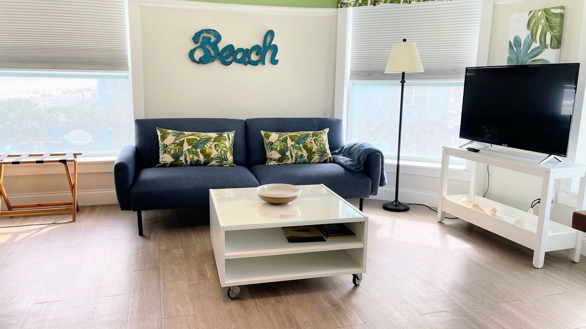 Boardwalk Apartment | OCEAN VIEW studio apt BEST LOCATION