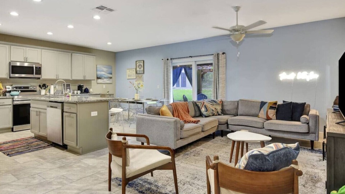Mcelroys Belleview House | OCEAN VIEW | 6 bedrooms, 2 Game rooms, Parking, AC