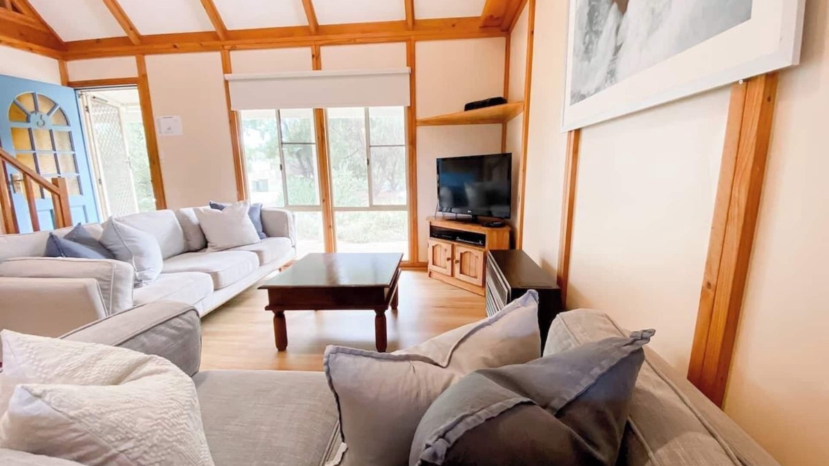 Prevelly House | Ocean View walk to the beach & Surfers Point | Margaret River Properties
