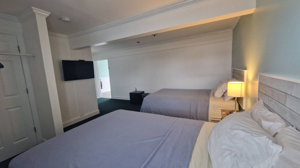 Misquamicut Hotel | Ocean View Westerly