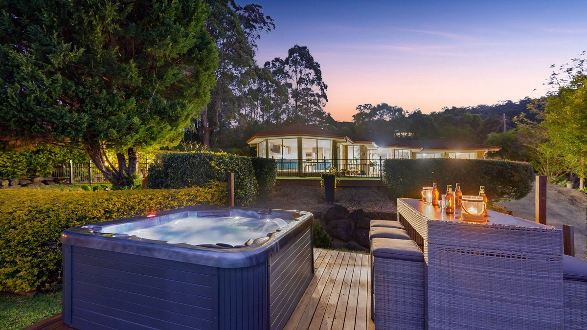 Clagiraba House | Ocean views, hot tub, sleeps 12, BBQ & Ping Pong table