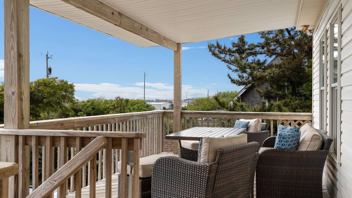Kitty Hawk Apartment | Ocean Views From Deck, Includes 2 Beach Chairs + 1 Umbrella, 2min drive to beach
