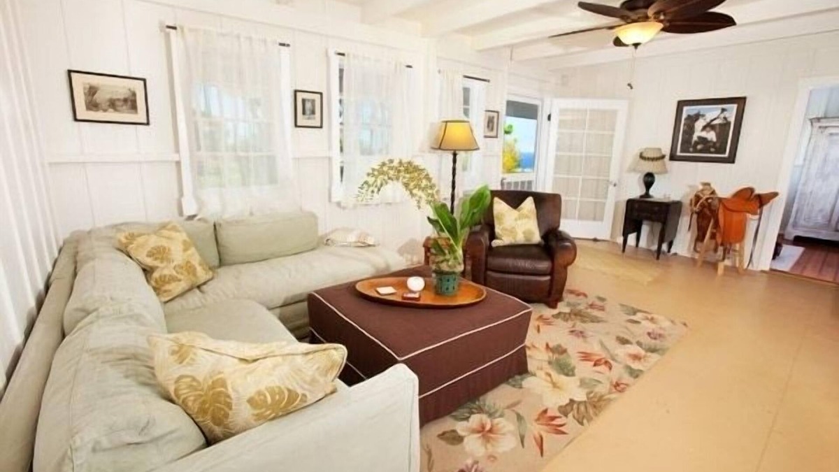 Hawi House | Ocean Views, Private Hot Tub, Swimming Pool Access, Historic Cottage