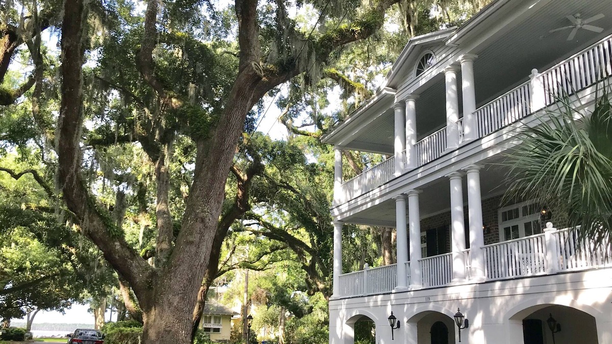 King City House | Ocean Views , Steps to Beach, Walk to Pier/Village