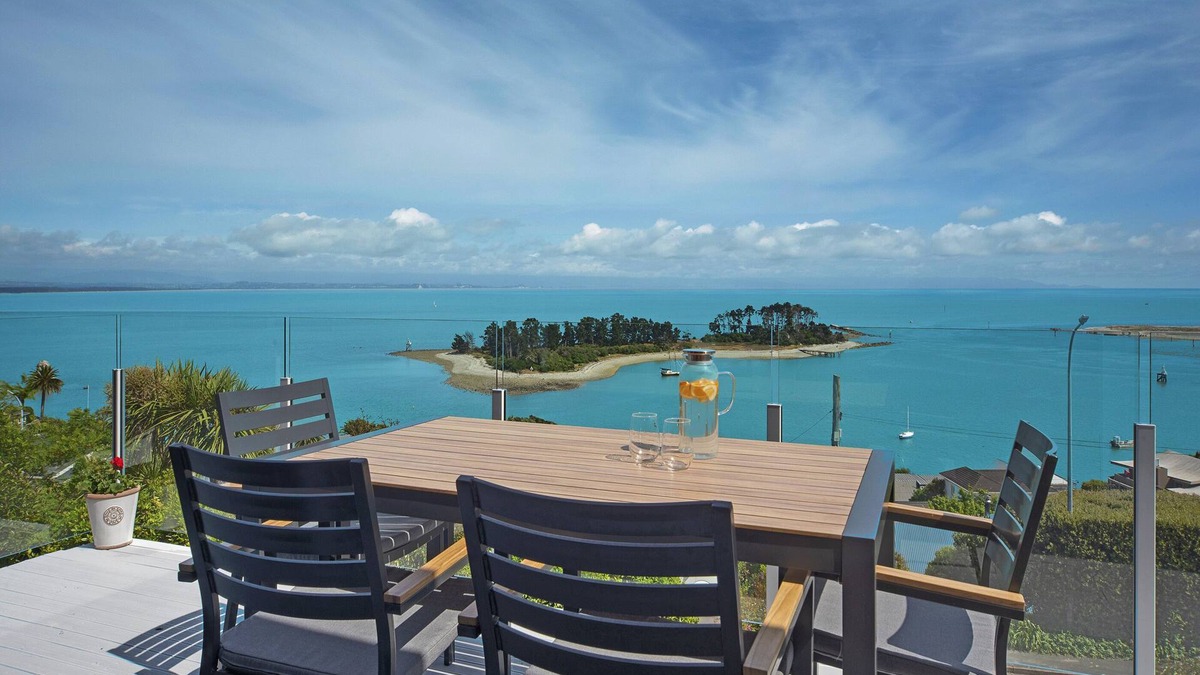 Britannia Heights House | Ocean Vista - Nelson Waterfront Holiday Home