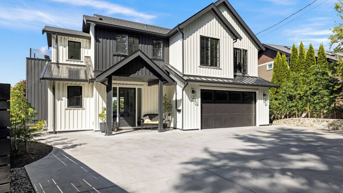 Cordova Bay House | Ocean Whisper Retreat