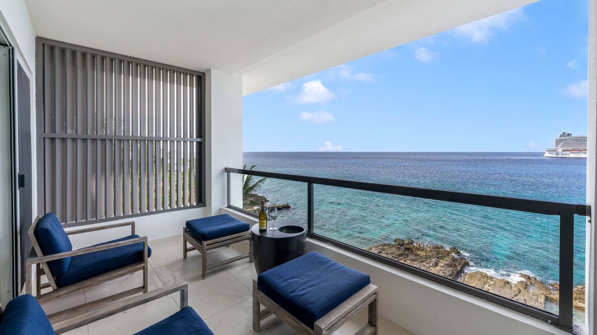 George Town Condo | Oceana 302 is the epitome of luxury on the amazing shoreline of George Town!