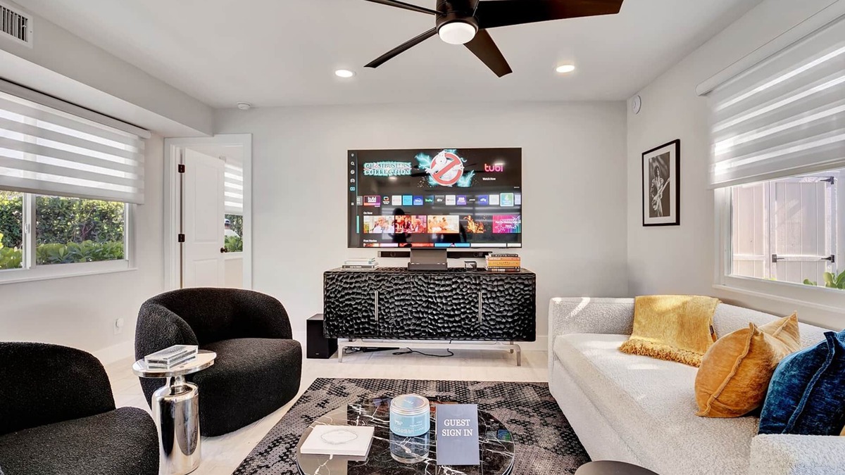 Poinsettia Heights Cottage | Oceana @ Casa Del Sol