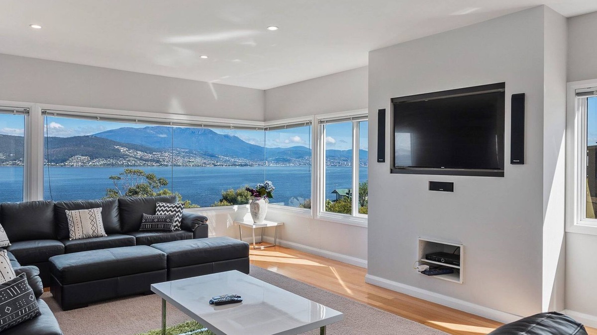 Tranmere House | Oceana Escape panoramic views luxury and space