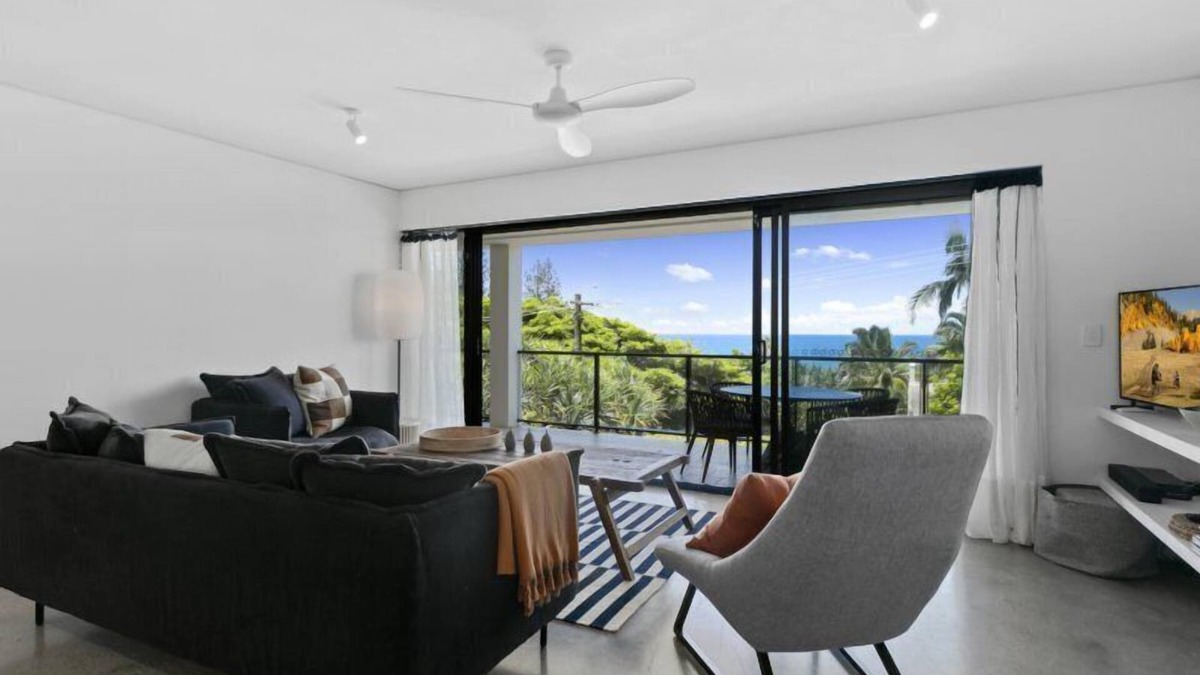 Sunshine Beach Apartment | Oceanbreeze - stunningly renovated apartment.