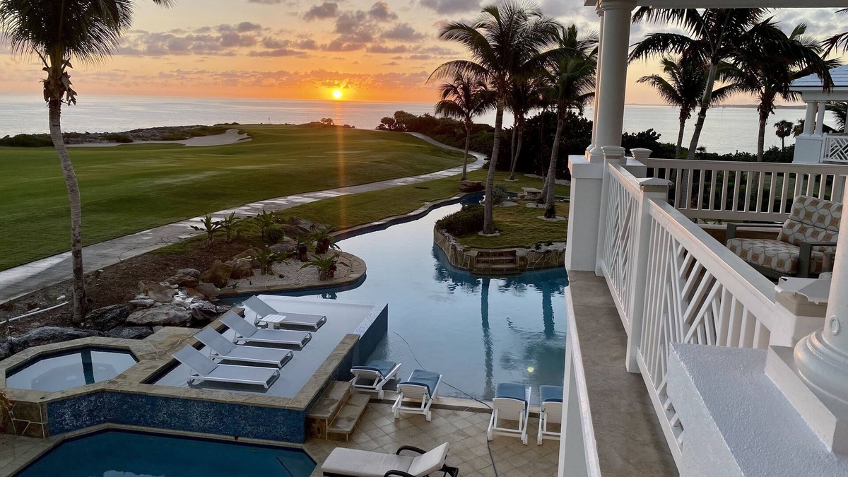 Rokers Point House | Oceanfront Home in Exuma w optional guest housennn