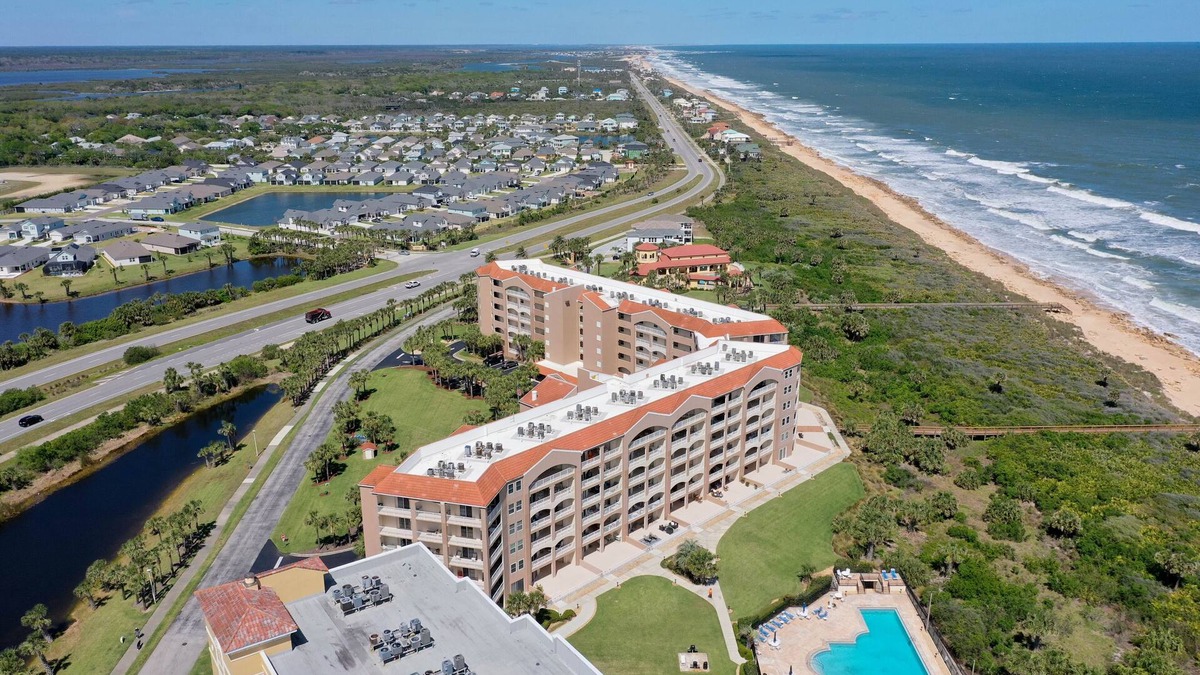 Palm Coast Condo | Oceanfront 2/2 Condo; Short walk to Pool & Beach! .