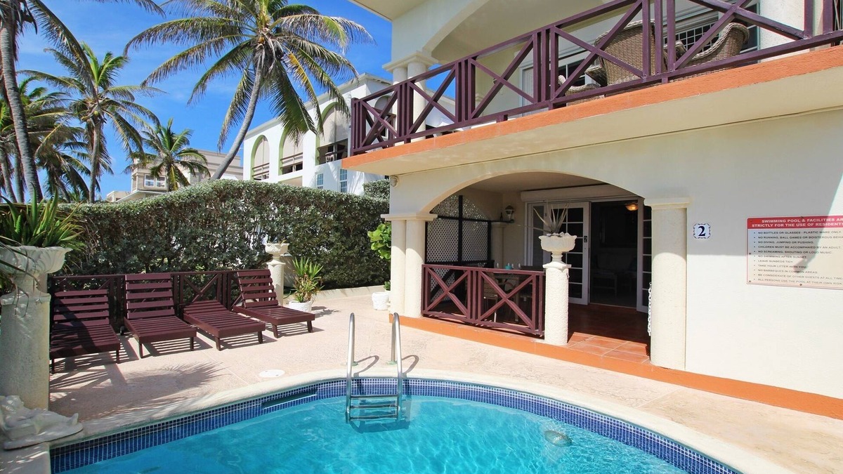 Green Garden Apartment | Oceanfront 2-bed Apt with Pool near Surfing - Rosalie #2