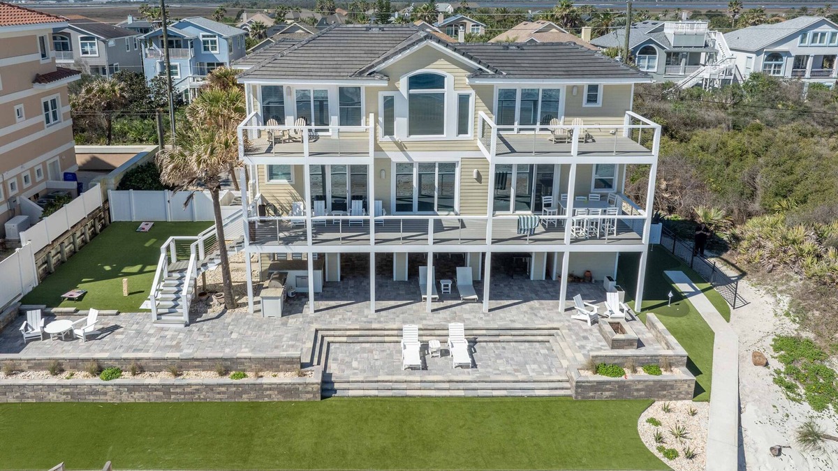 South Ponte Vedra Beach House | Oceanfront! 2 Primary Suites - Secluded Beach - St. Augustine Nights of Lights!