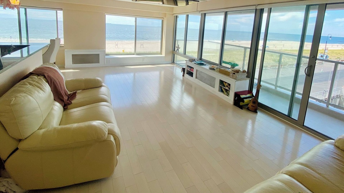 Long Beach Condo | OCEANFRONT 2BR LUXURY CONDO WITH BALCONY-RITZ CARLTON STYLE! Pool,Sauna,Parking