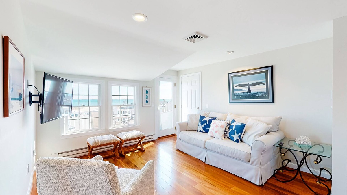 Harwich Port Condo | Oceanfront, 2nd-floor condo with stunning view - steps to Bank Street Beach