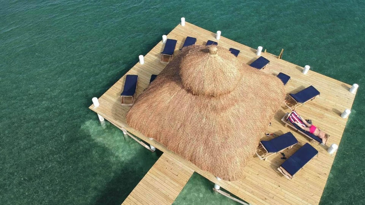Caye Caulker Apartment | Oceanfront 3 bed/3 ba Penthouse Velento#1 private dock/pool/free paddleboards