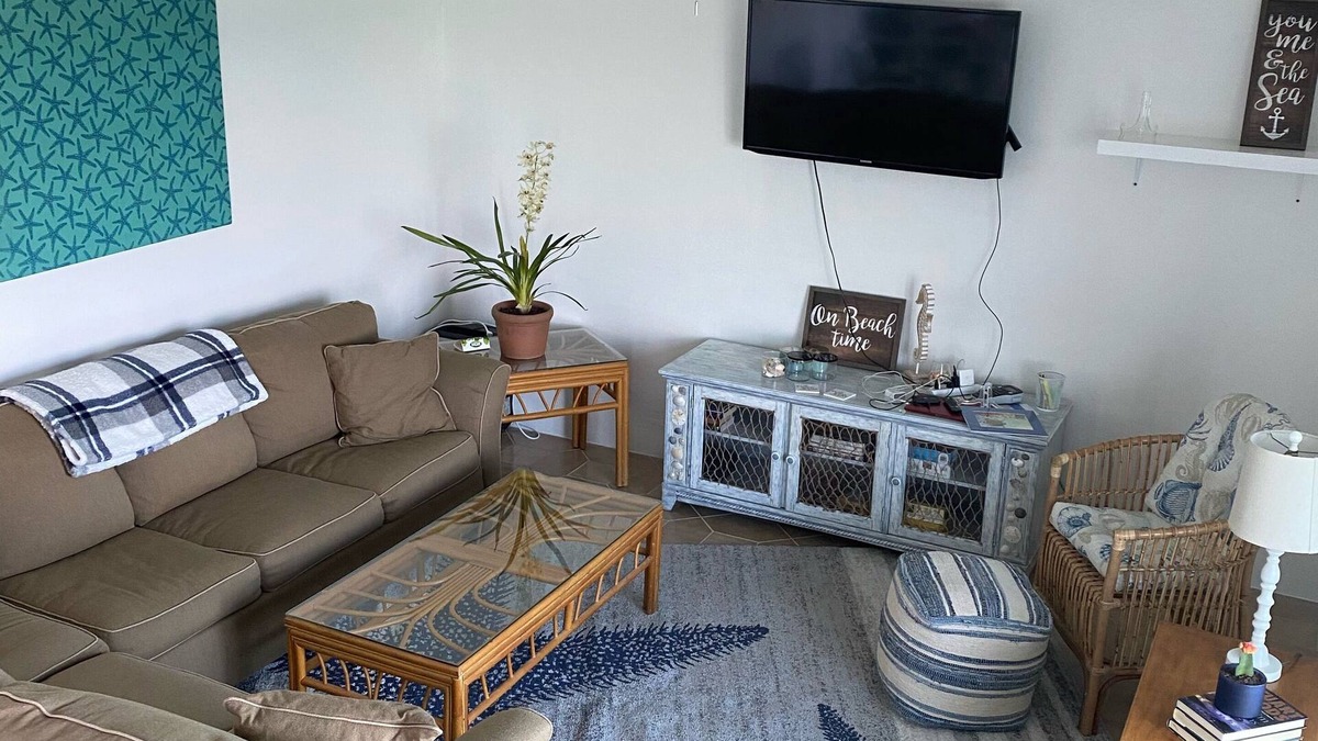 Lubbers Quarters Cay Apartment | Oceanfront Apartment/Pelican Shores/2 beds, 1 bath/Walk to town/
