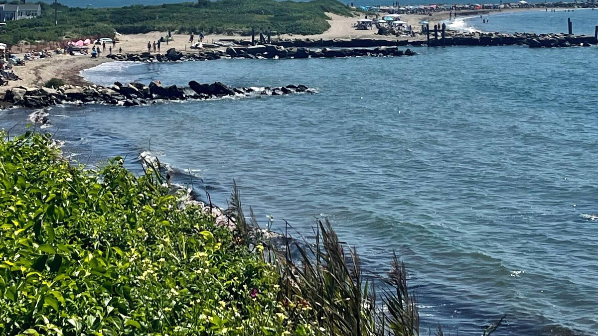 Point Judith Cottage | Oceanfront Beach Cottage For Rent in Point Judith!