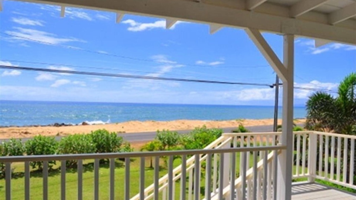 Kekaha House | Oceanfront Beach Cottage - Amazing Sunset Views.Air Conditioning - TVNCU #1358
