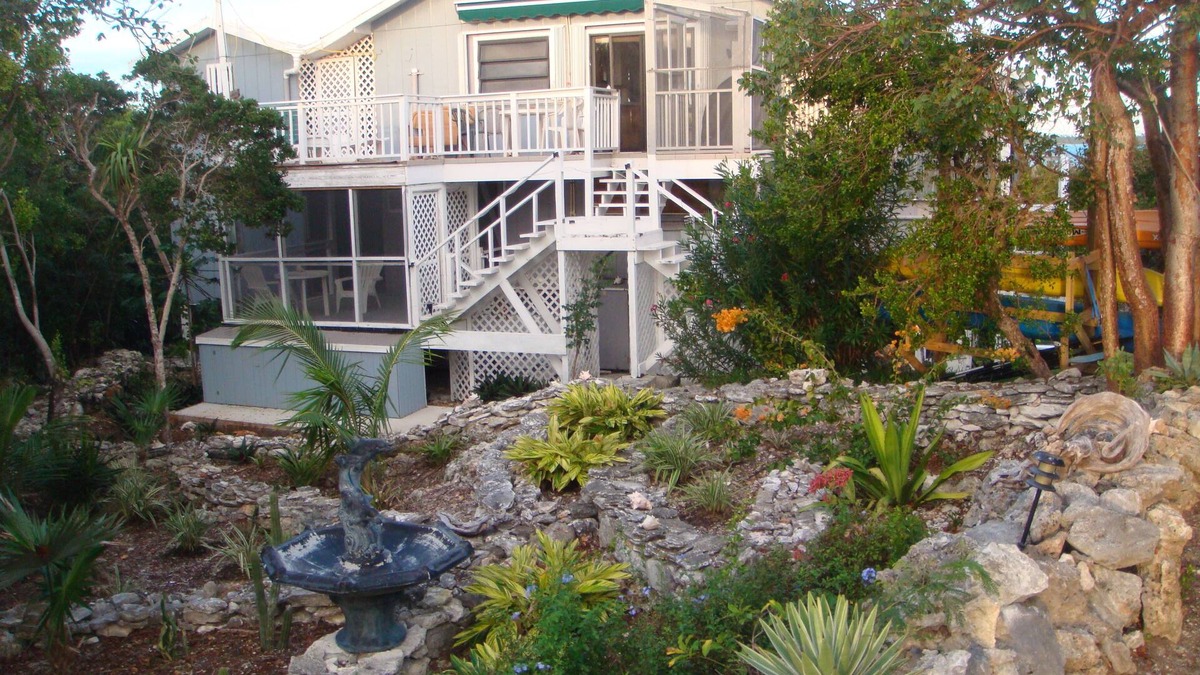Little Harbour Villa | Oceanfront, Beach, Tennis-Pickleball Court, Dock, Kayaks, Bikes
