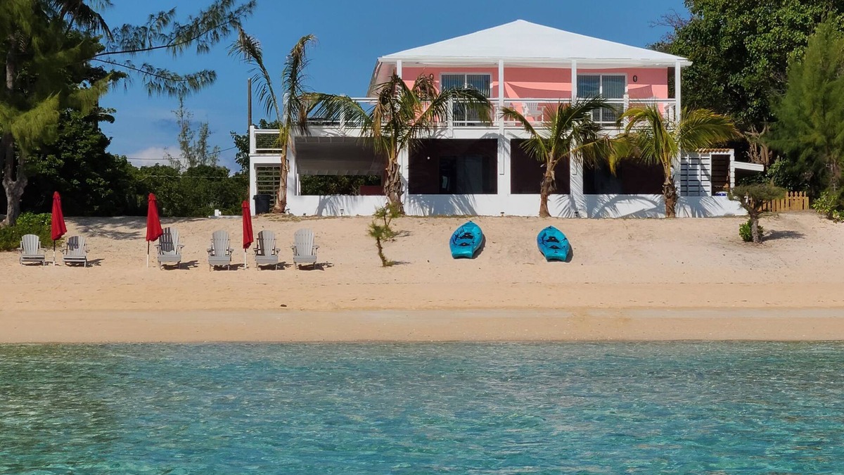 South Palmetto Point Resort | Oceanfront Trela Sands - First Floor Suite on Sandy Beach