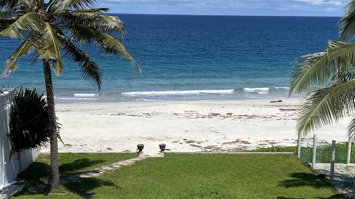 Punta Negra House | Oceanfront bungalow near Punta de Mita