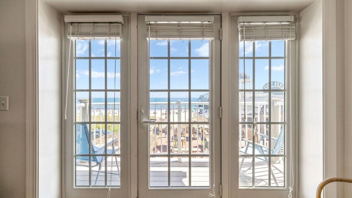 Old Orchard Beach Condo | Oceanfront condo in the center of it all!