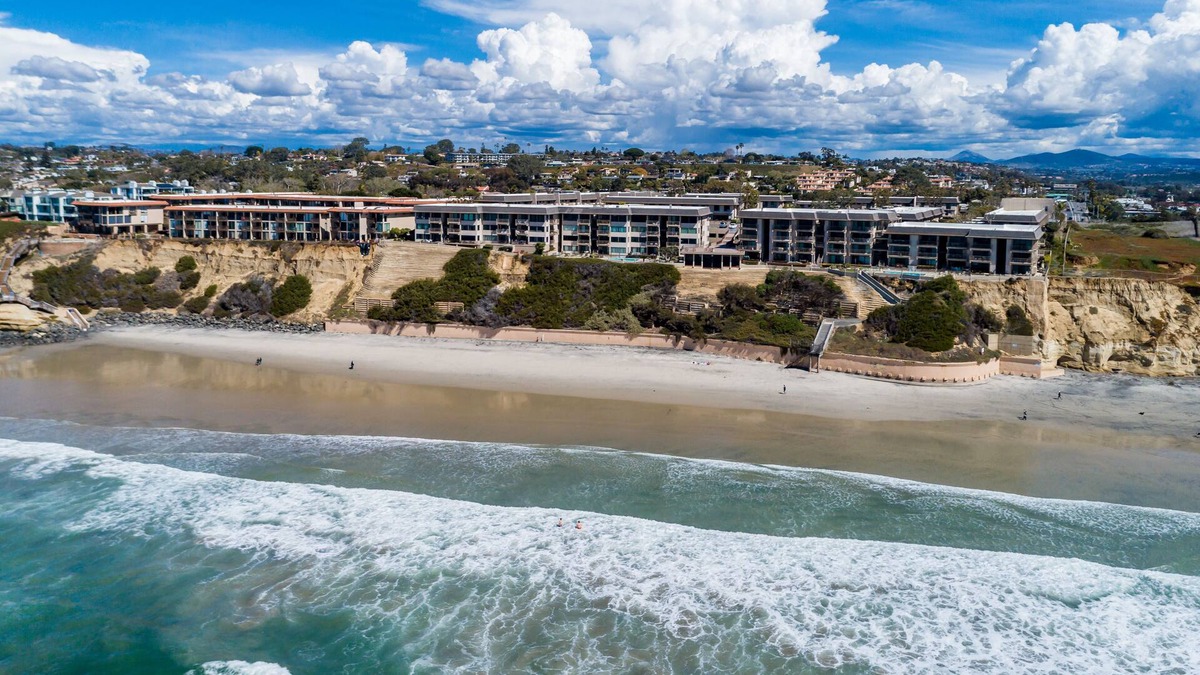 Solana Beach Condo | Oceanfront Community of Del Mar Beach Club Pool-Side Condo with AC!