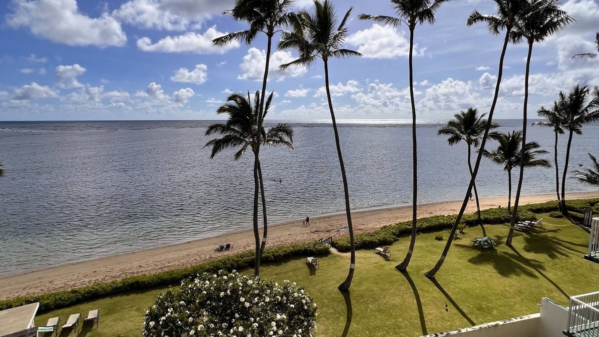 Punaluu Apartment | Oceanfront condo off the beaten path! MIN 30 DAYS