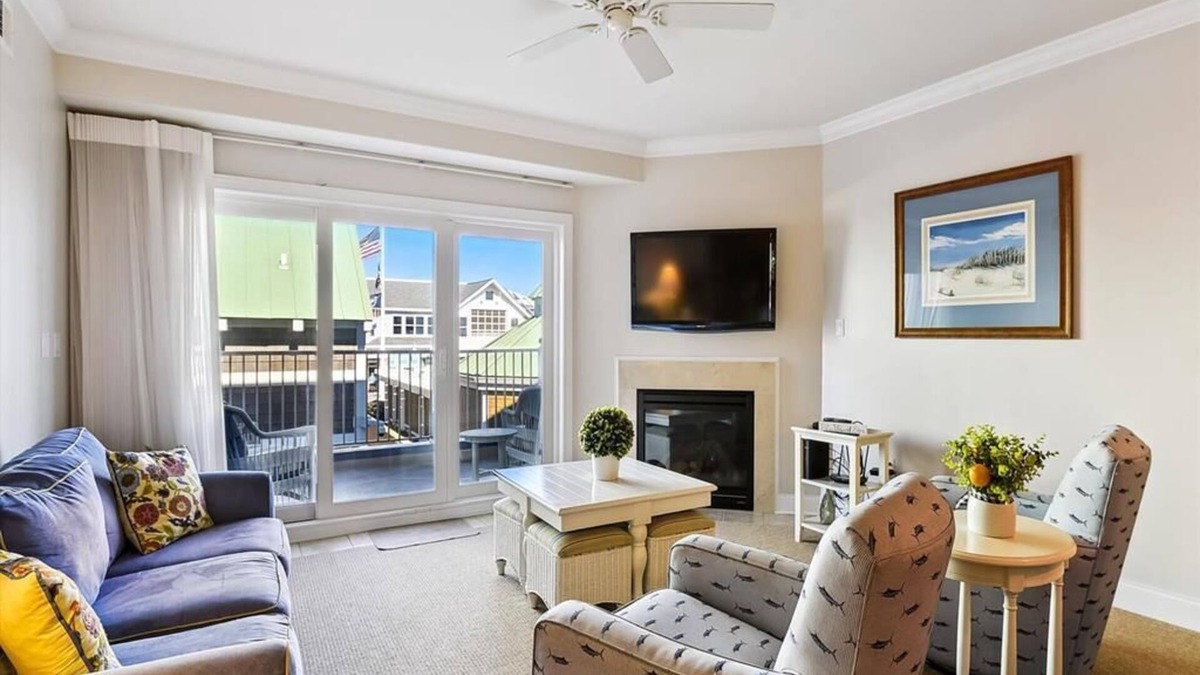 Sussex County Condo | Oceanfront Condo w/Pool & Fireplace