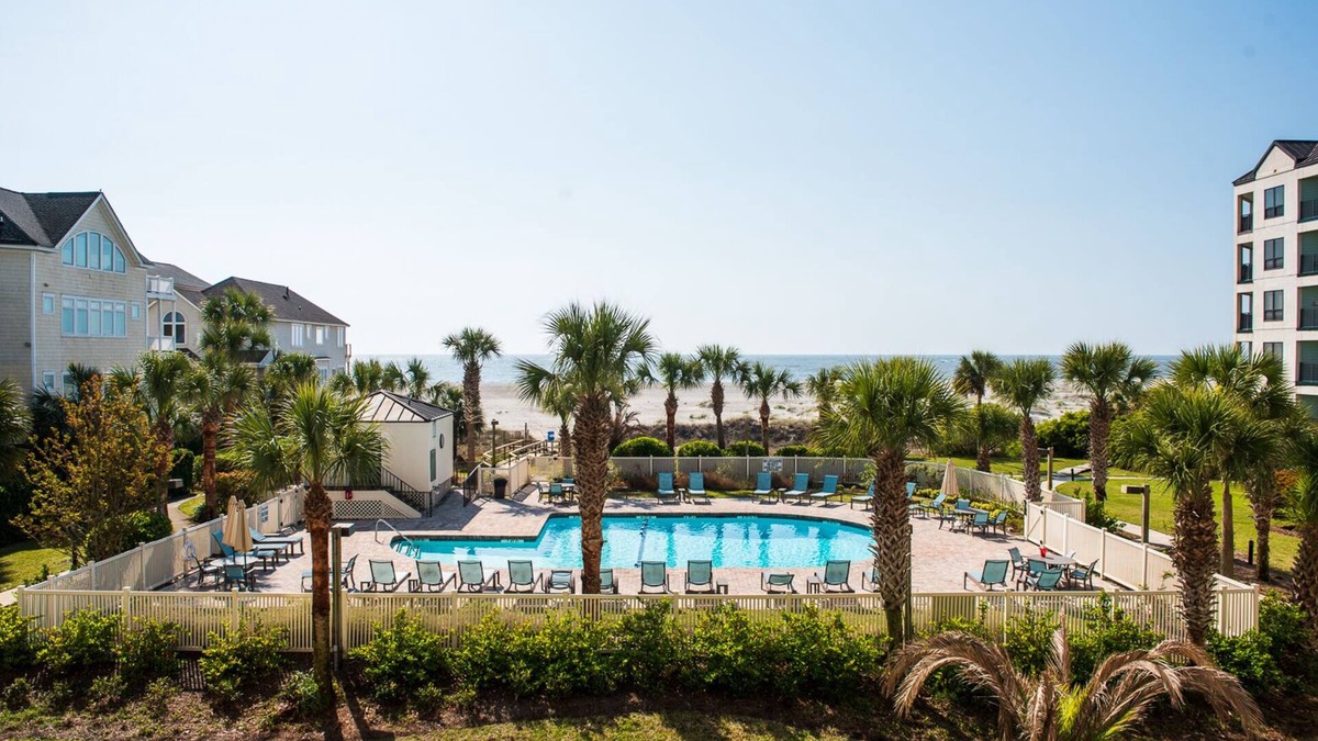 Isle of Palms Condo | Oceanfront Condo - Wild Dunes Resort - Charleston, SC - Beautifully Decorated.