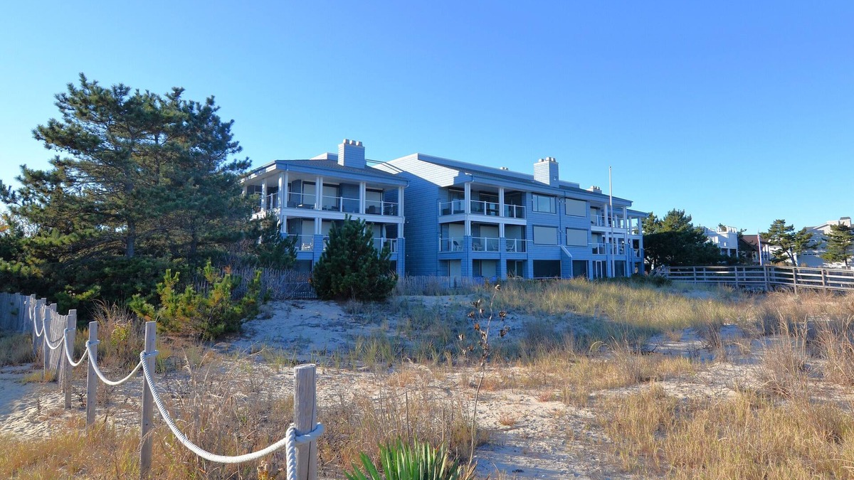 Rehoboth by the Sea Condo | OCEANFRONT CONDO WITH ELEVATOR!- 1 St. Louis St, 203 Wilson Dunes, Dewey Bch