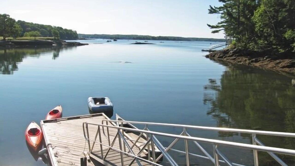 Boothbay Harbor Cottage | Oceanfront Cottage For 2! Quiet, kayaking, and enjoy the natural beauty!
