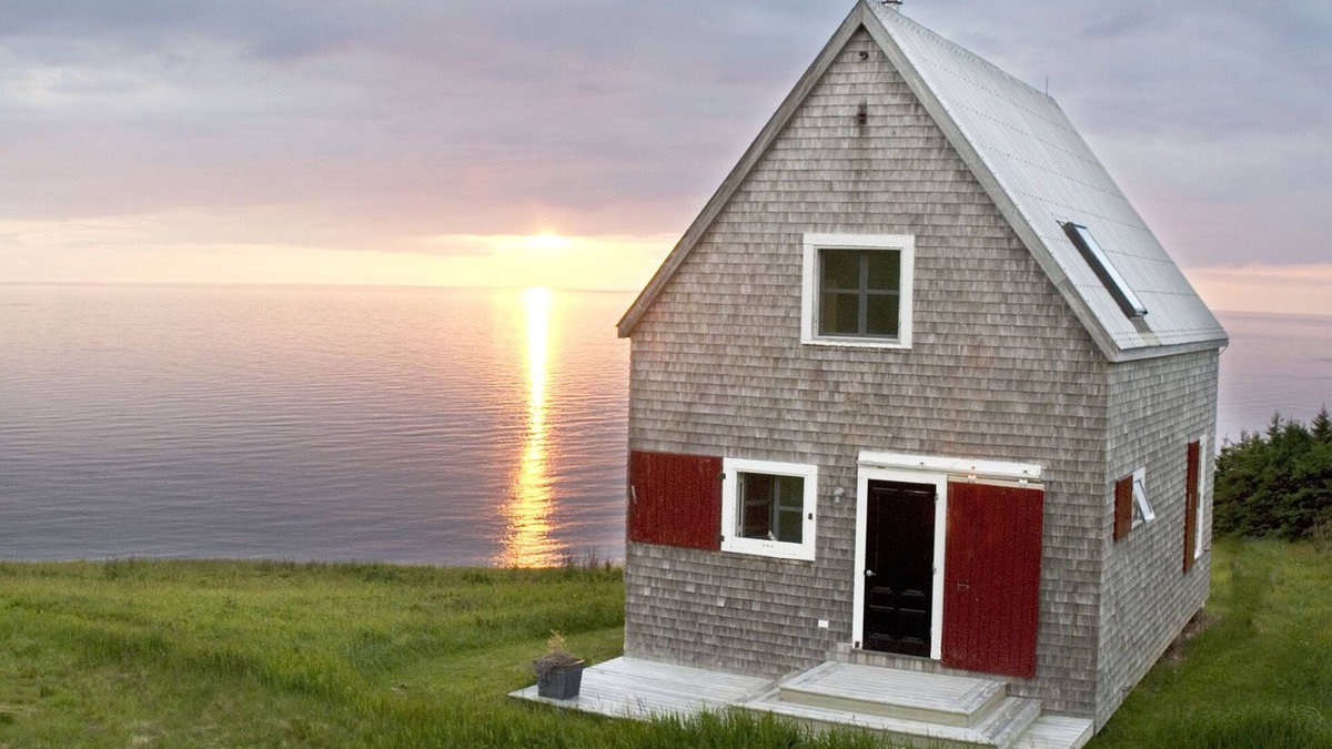 Chimney Corner Cottage | Oceanfront Cottage with Awesome Views, 2 min. to Beach, near Cabot Trail & Park