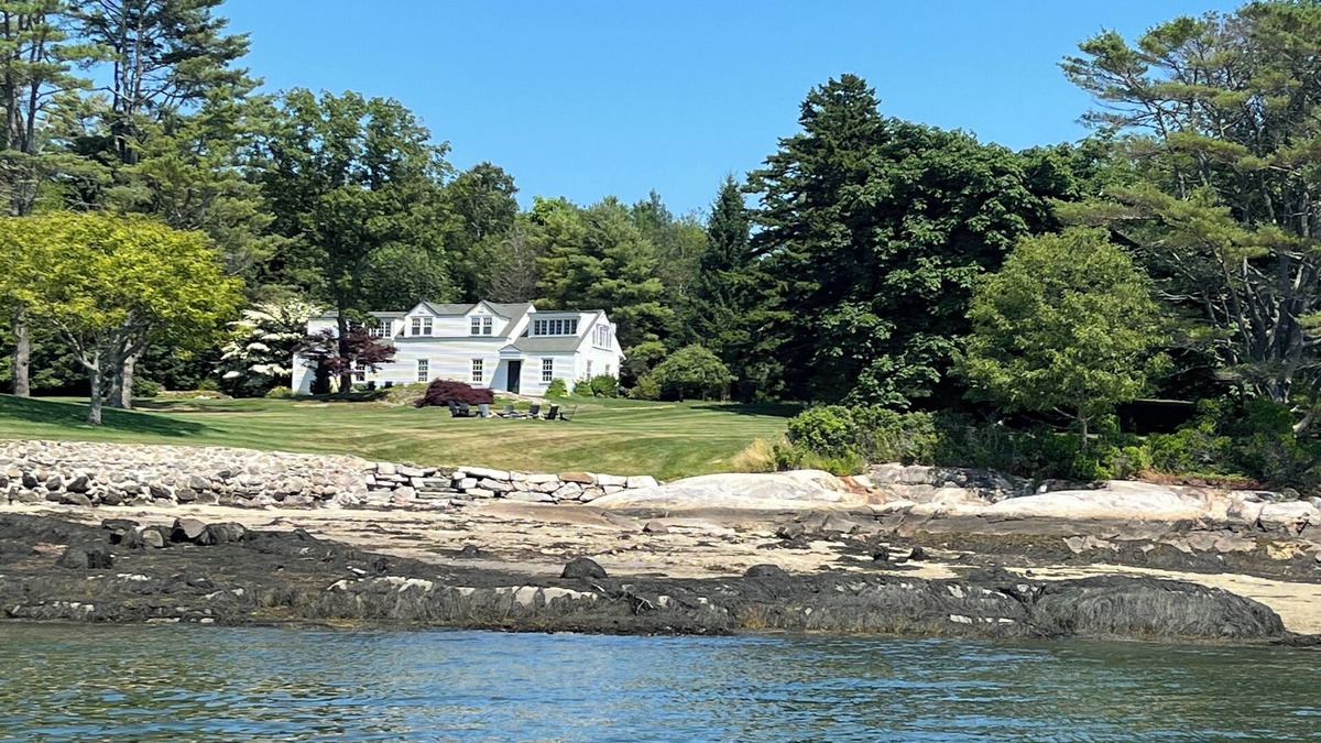Isle of Springs Cottage | Oceanfront cottage Barters Island, Boothbay, ME