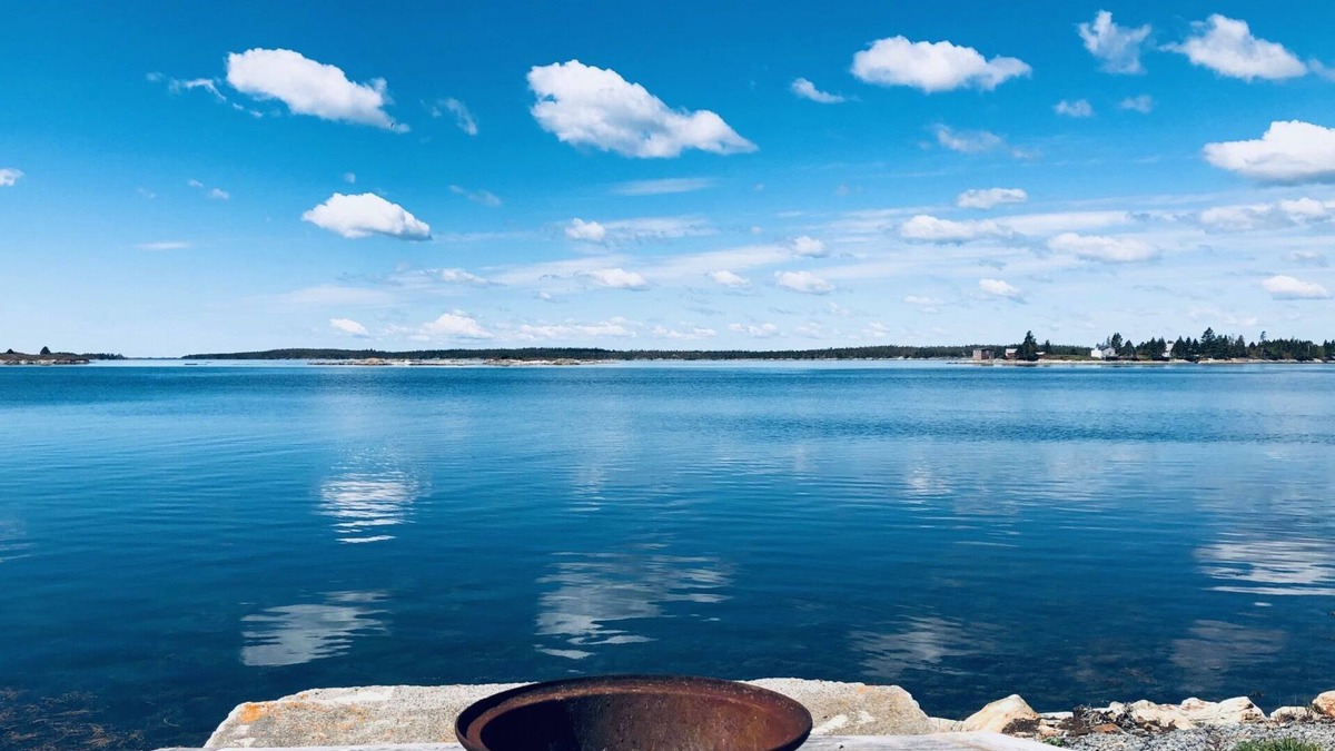 LaHave Cottage | Oceanfront cottage. Privacy. 5 to 25 minutes to beaches, towns & historic sites