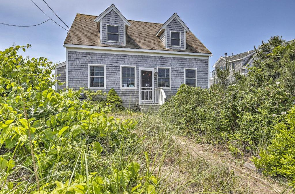 Dennis Port House | Oceanfront Cottage with Balcony in Cape Cod!