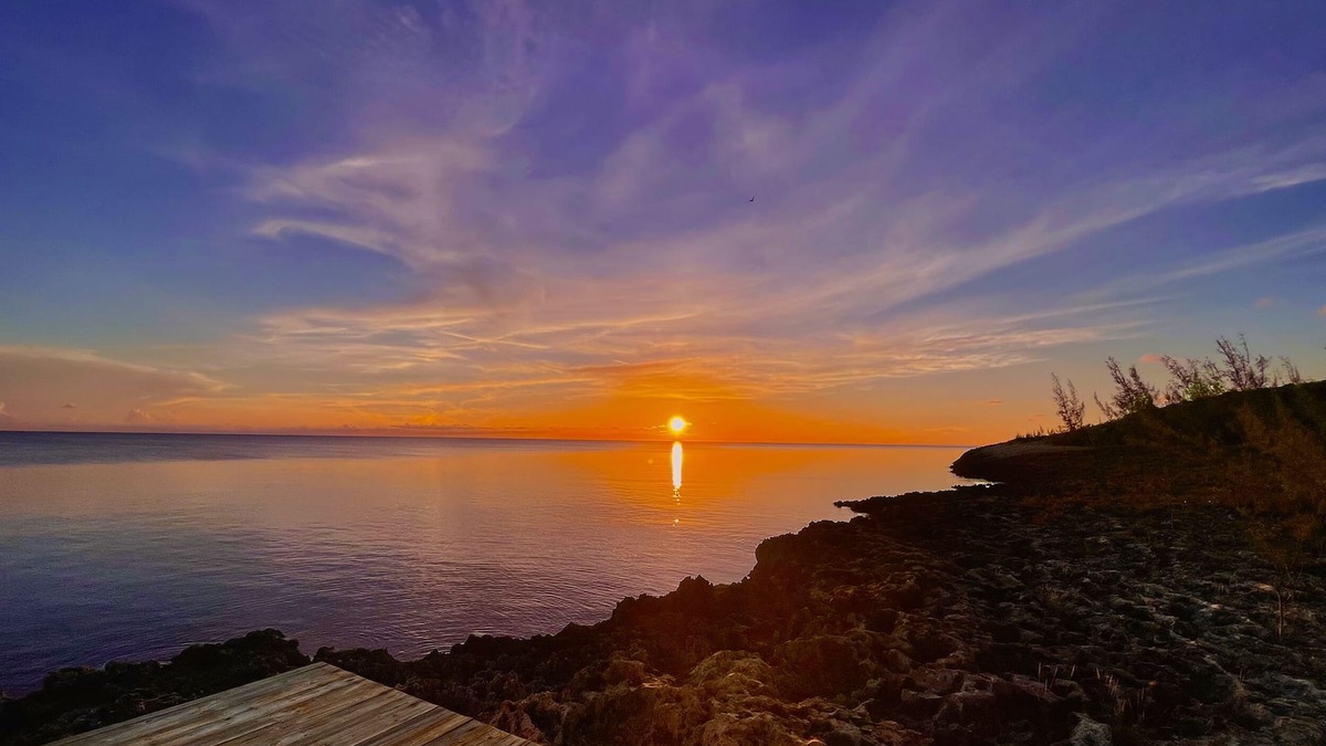 Governor's Harbour House | Oceanfront Deck, Kayak, SUP, Snorkel Mask, AC, Free Wi-Fi, Grill, Great Location