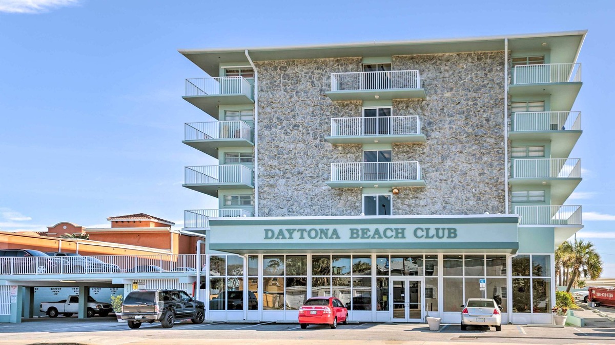 East Daytona Condo | Oceanfront Daytona Beach Club Studio w/Balcony!