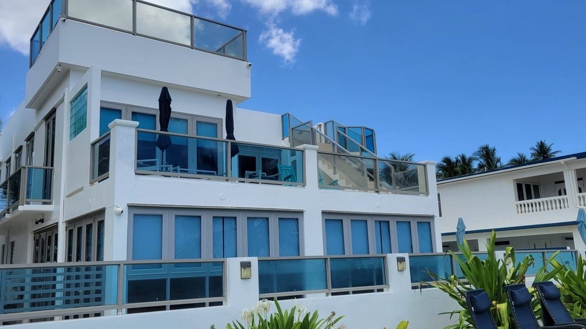 Carrizal House | Oceanfront/Gated In-Ground Private Salt Water Pool/6 Bedroom; Luxury Paradise!
