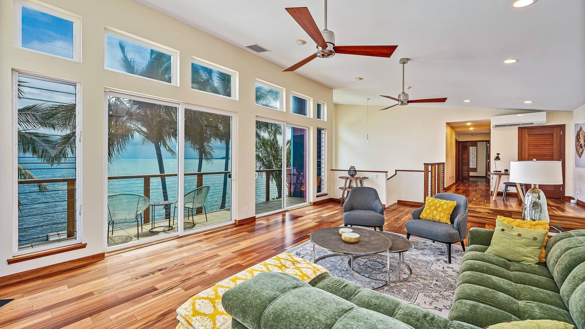 Kahalu u House | Oceanfront Gem in the Beautiful Kaneohe Dream Home Paradise Family Retreat