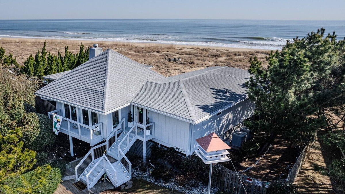 Sandbridge House | OCEANFRONT - Great views, Hot Tub, Sleeps 9