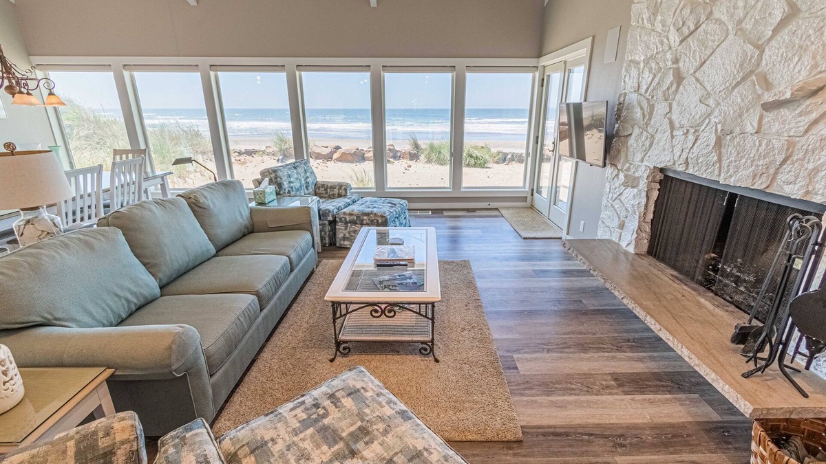 Neskowin House | Oceanfront home in gated community, deck, bbq, enjoy with river and ocean views