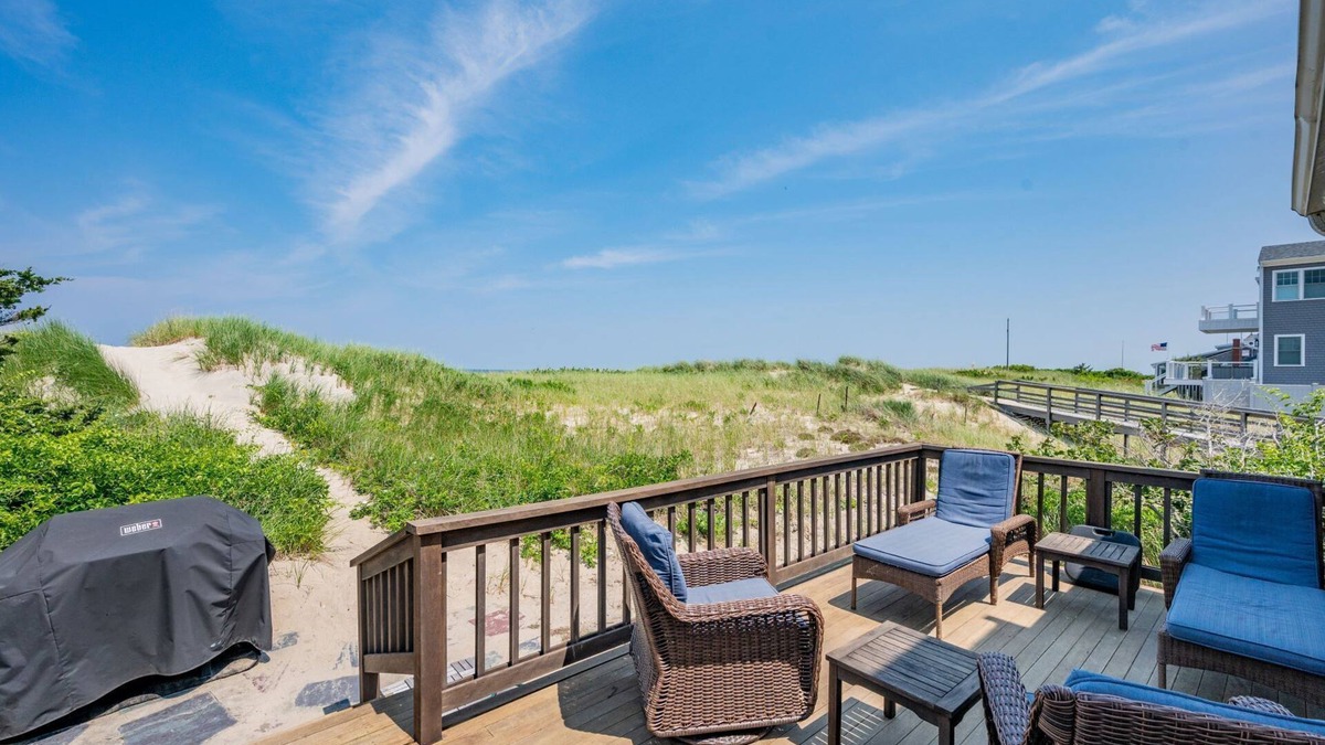 Sagamore Beach House | Oceanfront Home on Sagamore Beach with WiFi