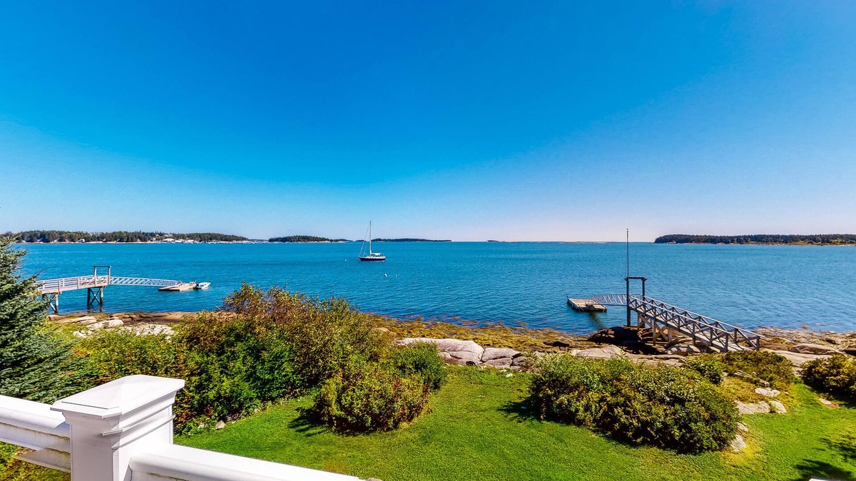 Spruce Head House | Oceanfront house with private dock, decks & amazing views - snowbird-friendly