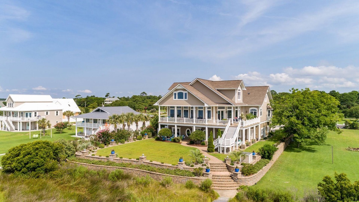 Newport Apartment | Oceanfront/Intercoastal Waterway